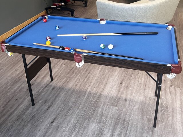 _images/PoolTable.jpg